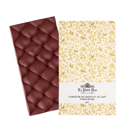 Milk chocolate bar with fleur de sel - tender taste of milk chocolate